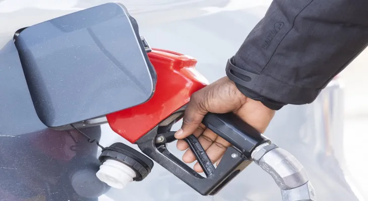 Baisse prévue des prix des carburants dans plusieurs villes de l'Ontario à la fin de cette semaine.