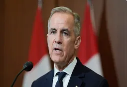 Karney impose des tarifs punitifs de 25 % sur les voitures américaines et Polyver s'engage à réduire la taxe de vente sur les voitures canadiennes.
