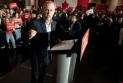 Mark Carney suspend sa campagne électorale et retourne à Ottawa pour suivre les conséquences des tarifs américains.