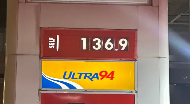 Les prix de l'essence dans la région du Grand Toronto enregistrent une forte baisse de 20 cents le litre – et d'autres baisses pourraient être en route.