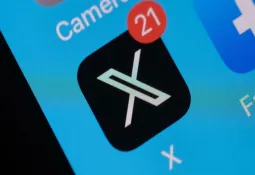 Elon Musk announces the sale of the “X” platform to his artificial intelligence company.