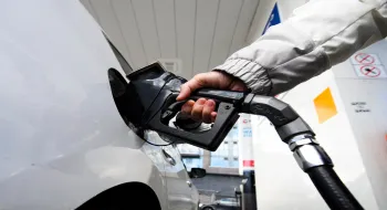 Saut brusque des prix du carburant à travers le Canada.. et l'Atlantique est le plus touché