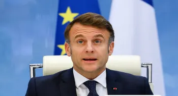 Président français : J'exprime ma solidarité avec les habitants de Beyrouth après le raid israélien qui a violé l'accord de cessez-le-feu.