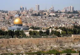 الكاتب الأميركي كريس هيدجز: “فلسطين ليست قضية عربية فقط… إنها امتحان أخلاقي للعالم بأسره”